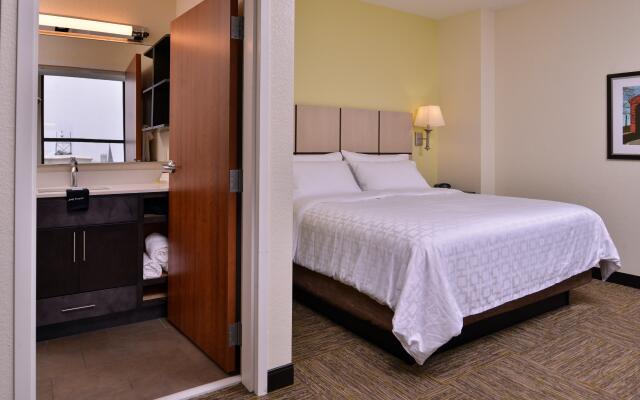 Candlewood Suites Terre Haute, an IHG Hotel