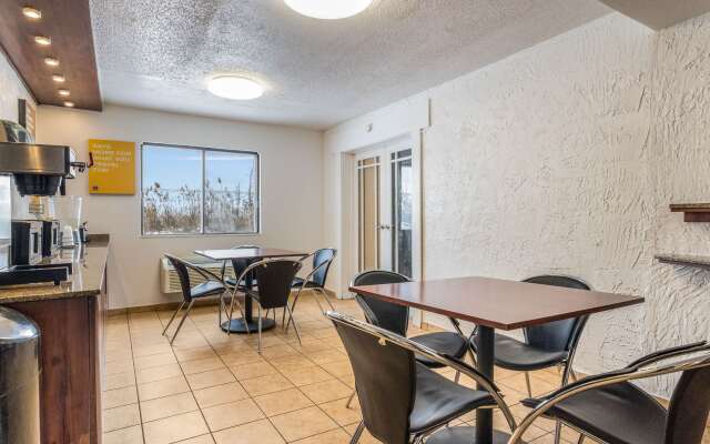 Motel 6 Elk Grove Village, IL