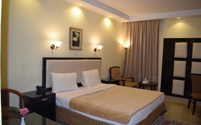 Palm Beach Hotel