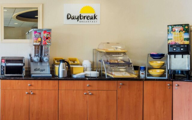 Days Inn by Wyndham Hartford/Closest Downtown