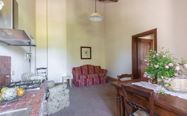 Traditional Apartment in Rapolano Terme with Swimming Pool