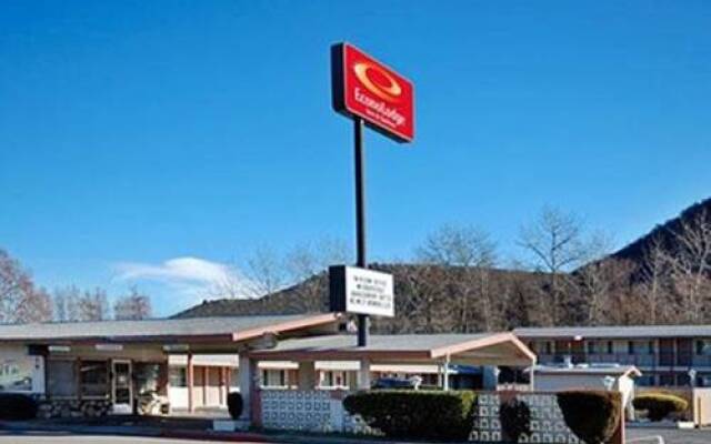 Econo Lodge Inn & Suites Yreka