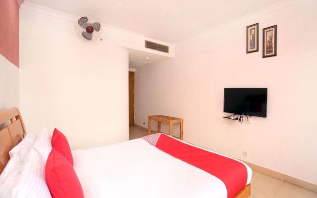 OYO 13365 Hotel Teg Royal