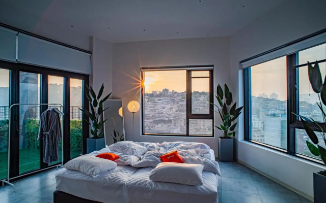 glue Hotel
