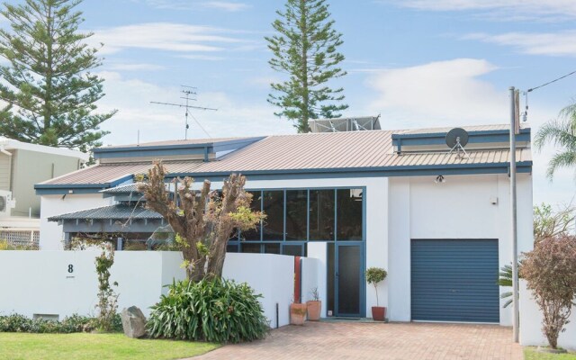 Sandy Point Road, 8, Sandy Bottoms