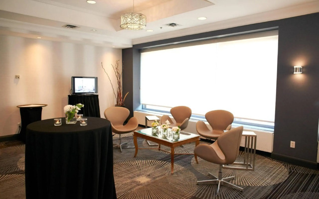 Courtyard by Marriott Downtown Toronto