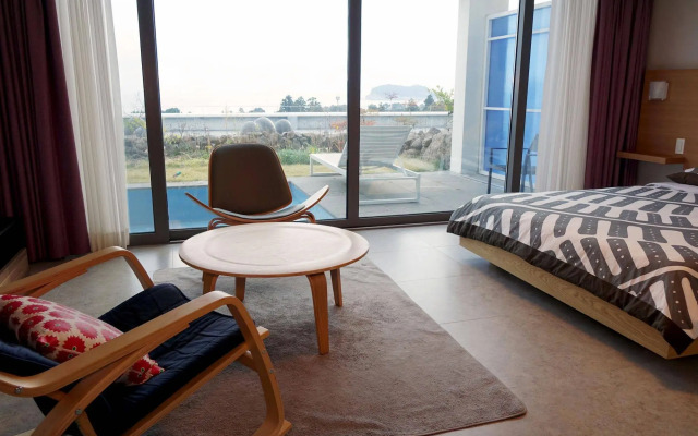 Jeju Bom Stay & Art Gallery