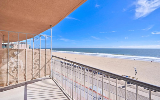 Grand Hotel Ocean City Oceanfront