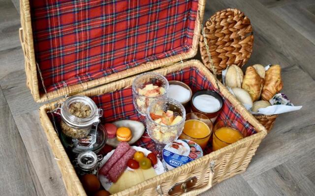 Studio Raif - Authentieke kamer met luxe privé badkamer