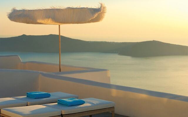 White Santorini Suites & Spa