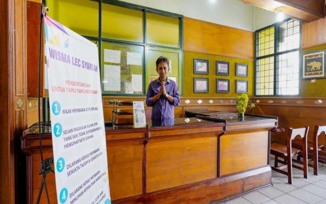 SPOT ON 91064 Wisma Lec Syariah