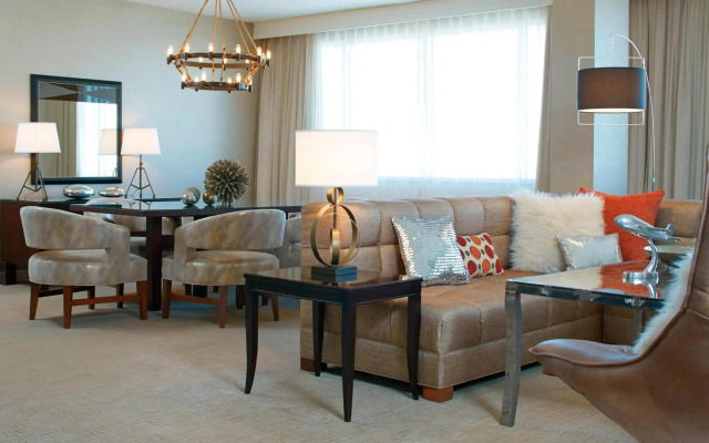 Renaissance St. Louis Airport Hotel