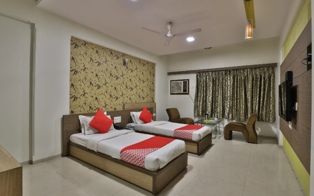 OYO 14235 Hotel Ostria