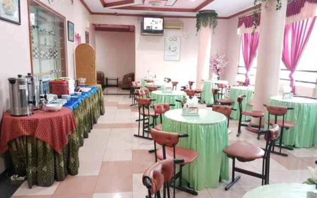 Hotel Parewisata