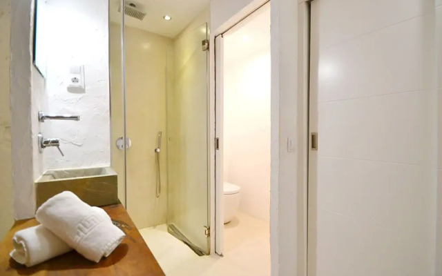 Villa in Buger With Pool and Scenic Views