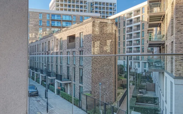 Austin David Royal Wharf