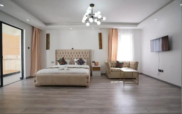 Lux Suites Platinum Oak Residency