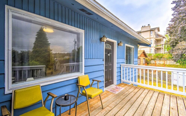 Bremerton Home: 2 Mi to Bremerton Boardwalk!