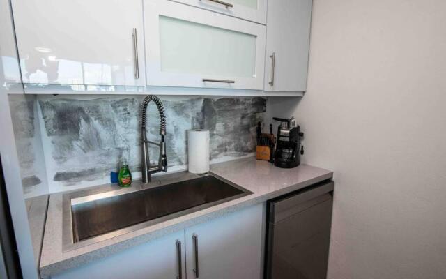 Blissful 3BR Art District Apt with PK & Fast WiFi