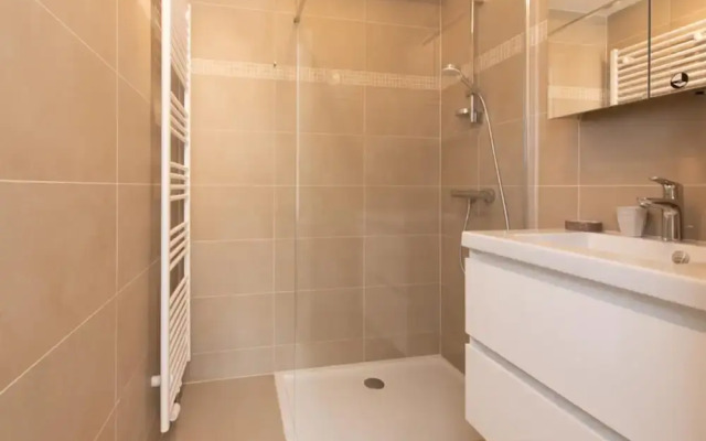 Apartment With Large Terrace in Mariakerke