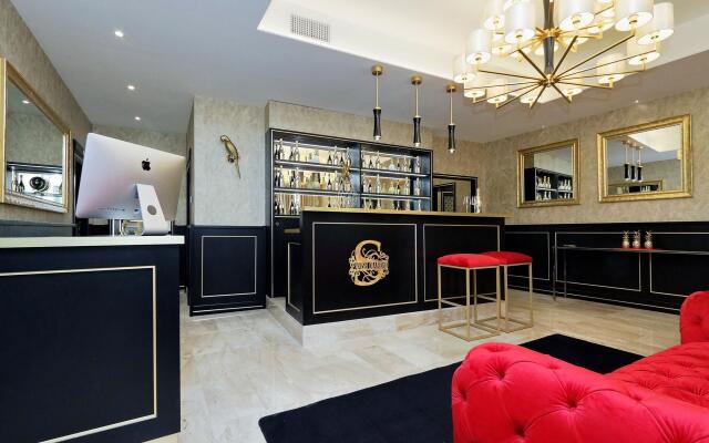 Spanish Diamond Luxury Suites & Jacuzzi