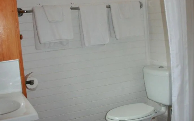 Seaview Holiday Park and  Hostel