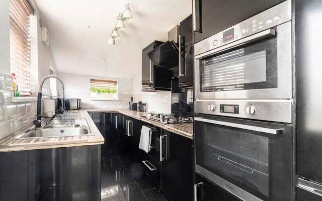 House With Modern Interior, Conveniently Located