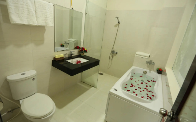 Queen Hotel Nha Trang