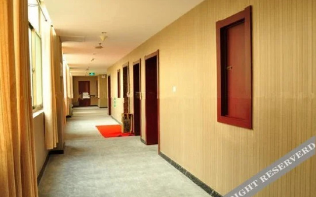 Xinyi Business Hotel