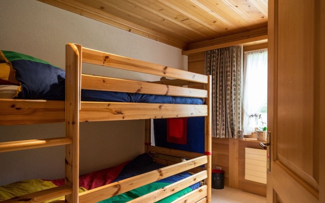 Luxury Apartment on the Ground Floor in Zweisimmen Ski-in and Ski-out – Guest Rooms – Zweisimmen