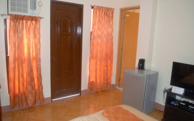 Manora Apartments and Guest House