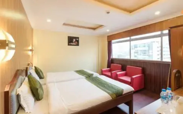 OYO 794 Hotel East Palace