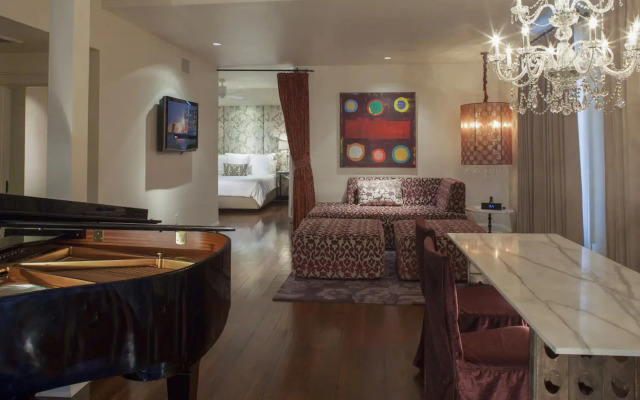 International House Hotel