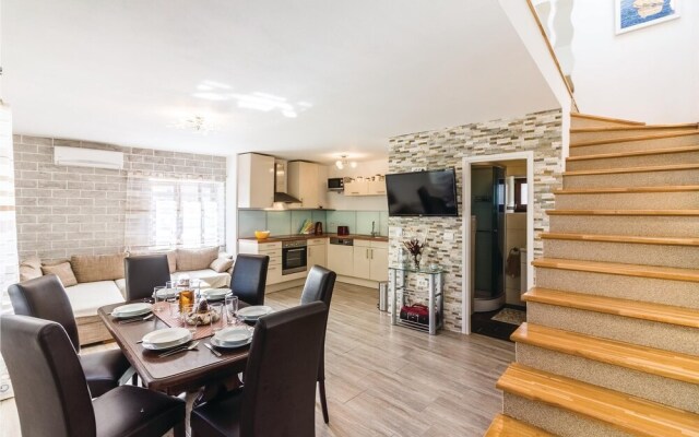 Nice Home in Pomer With Wifi and 3 Bedrooms