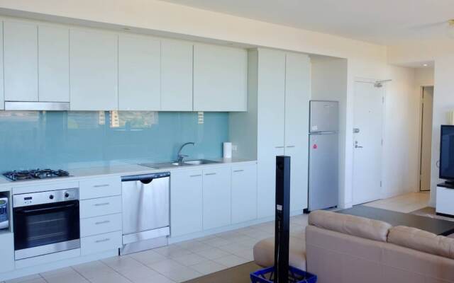 Spacious One Bedroom Apartment With Large Balcony