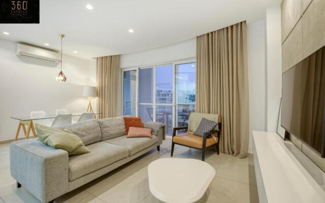 Green Oasis: Home with Breathtaking View w/parking by 360 Estates