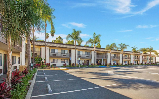 Stanford Inn & Suites Anaheim