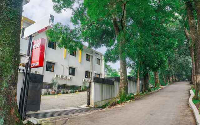 Oyo 2778 Alvin Residence