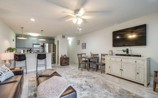 Lake Conroe Condo: Patio & Water Views