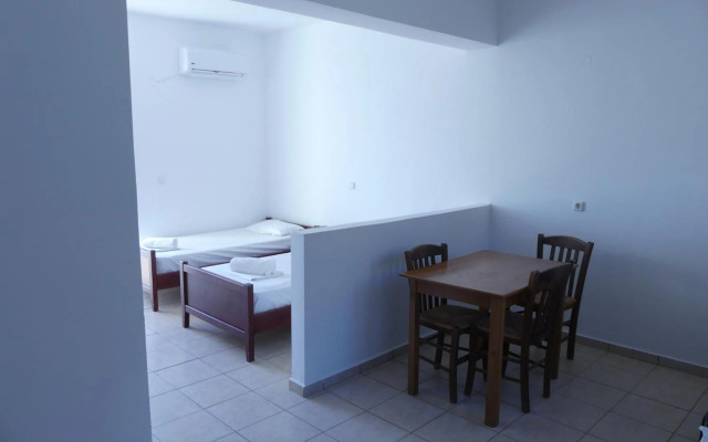 Marianthi Studios & Apartments