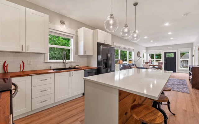 Cozy Chic Home In Downtown Loveland!