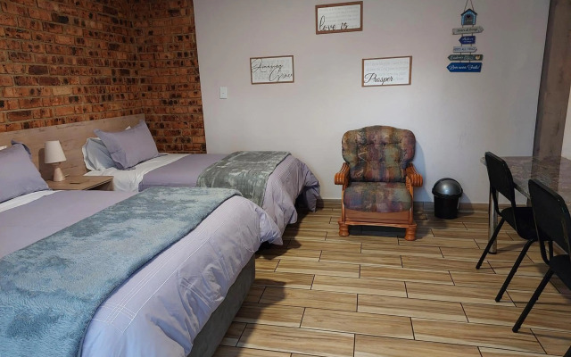 Twins Guest House Astoni