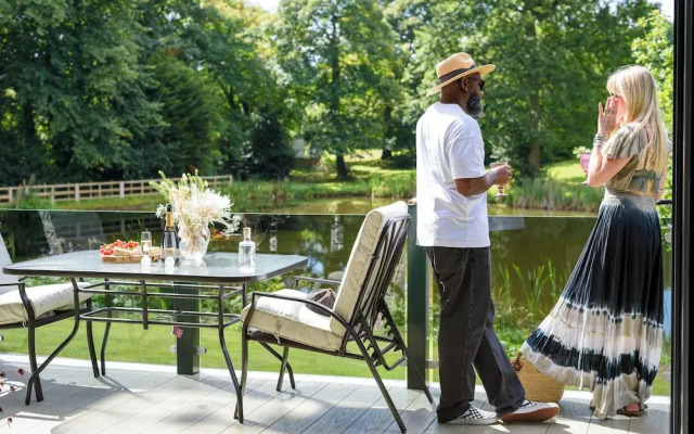 Secret Waterside Lodges in Worcestershire