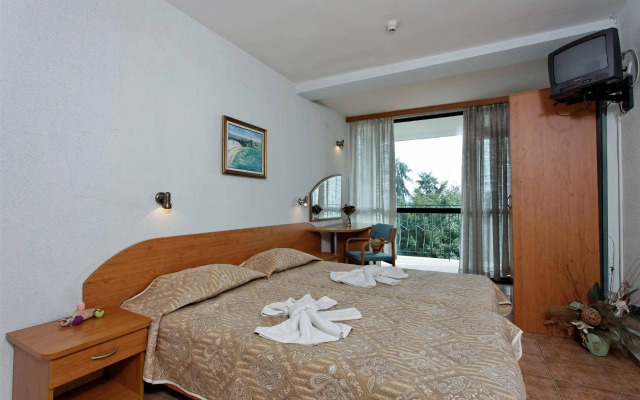 Park Hotel Briz All Inclusive- Free Parking