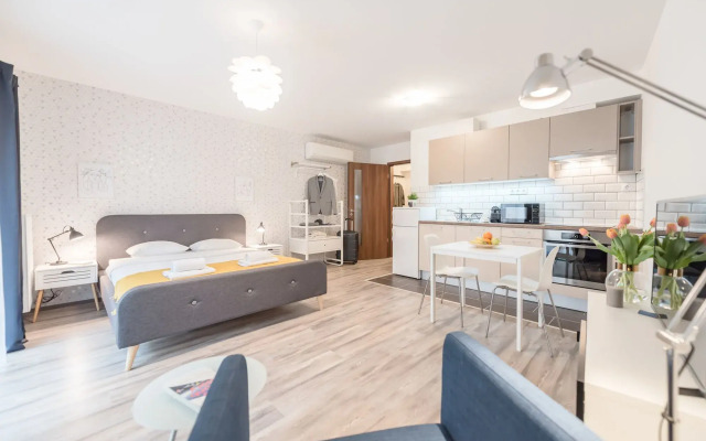 Oasis Apartments at Broadway Residence