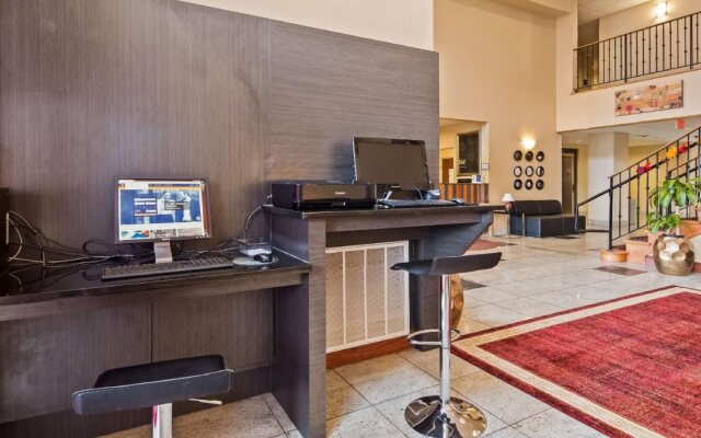 Best Western Plus New Cumberland Inn & Suites