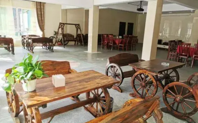 Anji Yishan'erju Inn