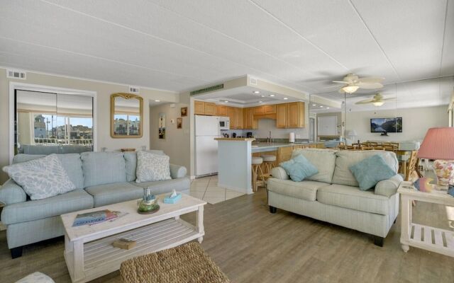 Thunder Island 139d 2 Bedroom Condo by RedAwning