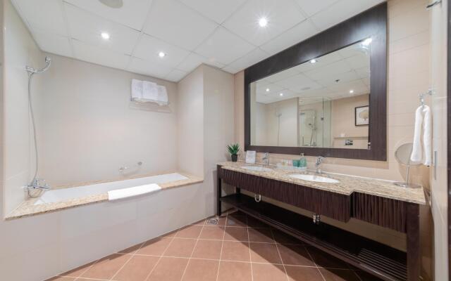 DXB - Anantara - 702 - PJ