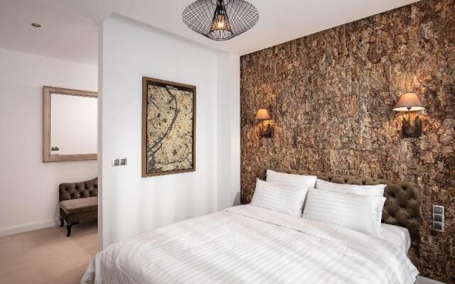 Kanopian Penthouse Hotel